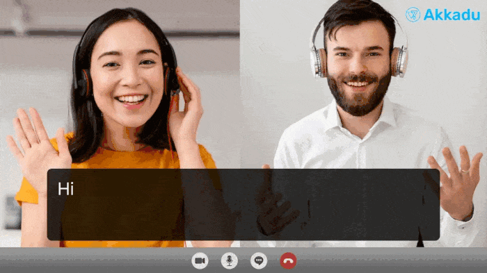 Video conference between two people showing ai powered live captions in English and Chinese